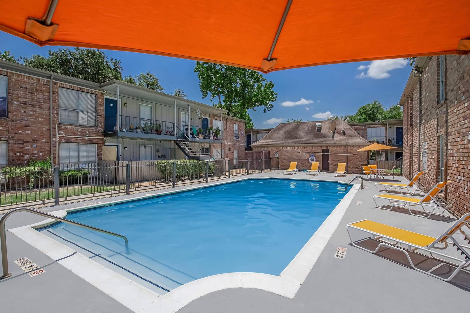 La Primavera — The pool, with the community behind it